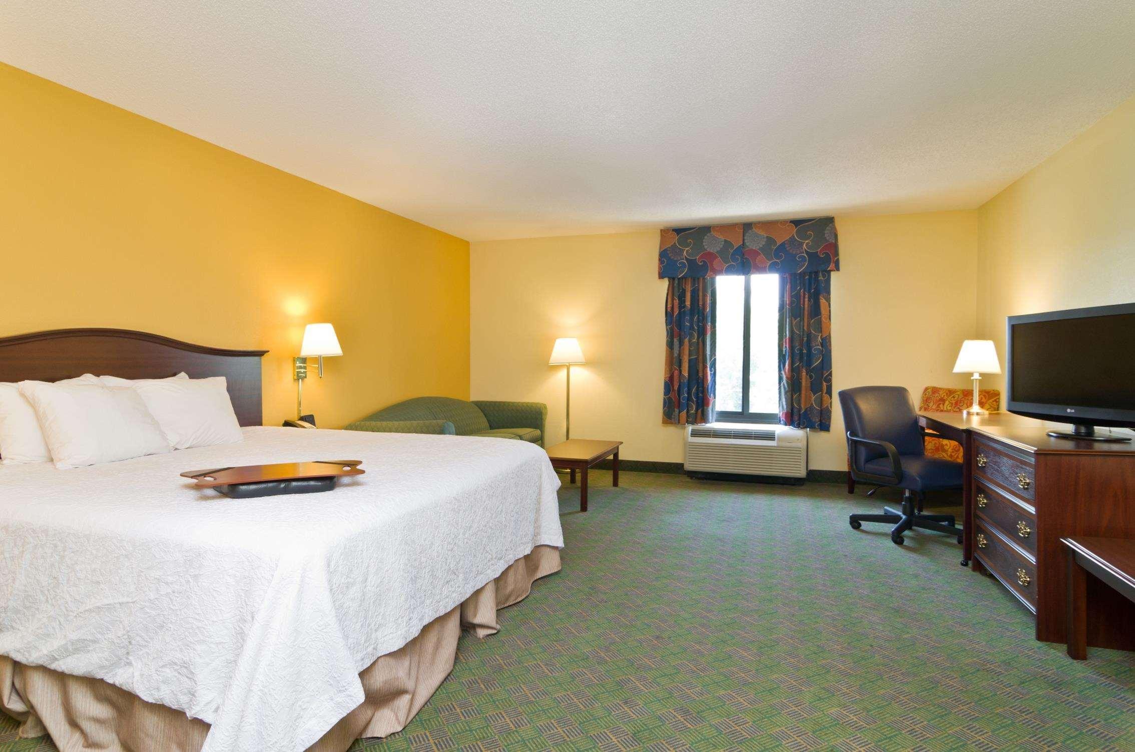 Hampton Inn Нью-Филадельфия Экстерьер фото