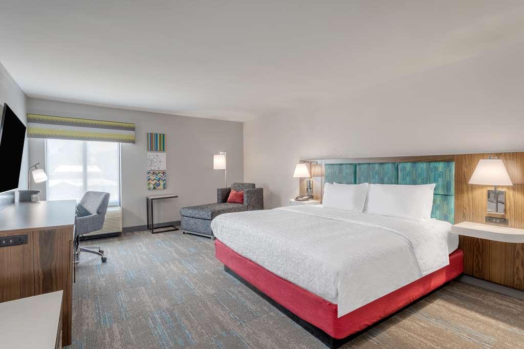 Hampton Inn Нью-Филадельфия Номер фото
