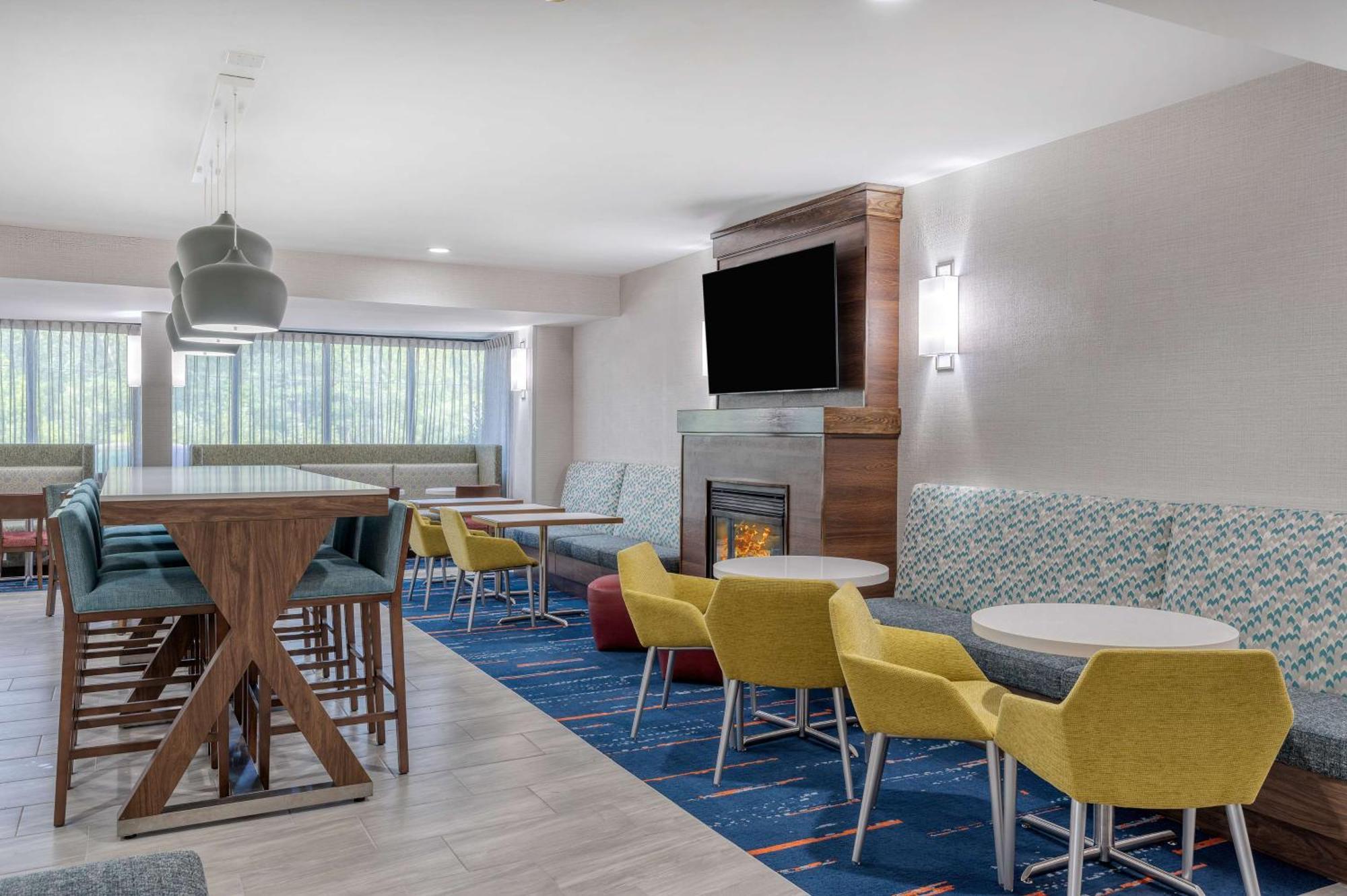 Hampton Inn Нью-Филадельфия Экстерьер фото